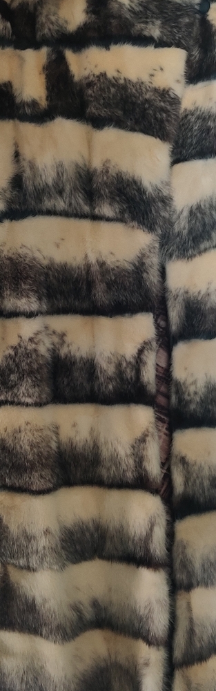 Estate sale-Fur coat with leather trim